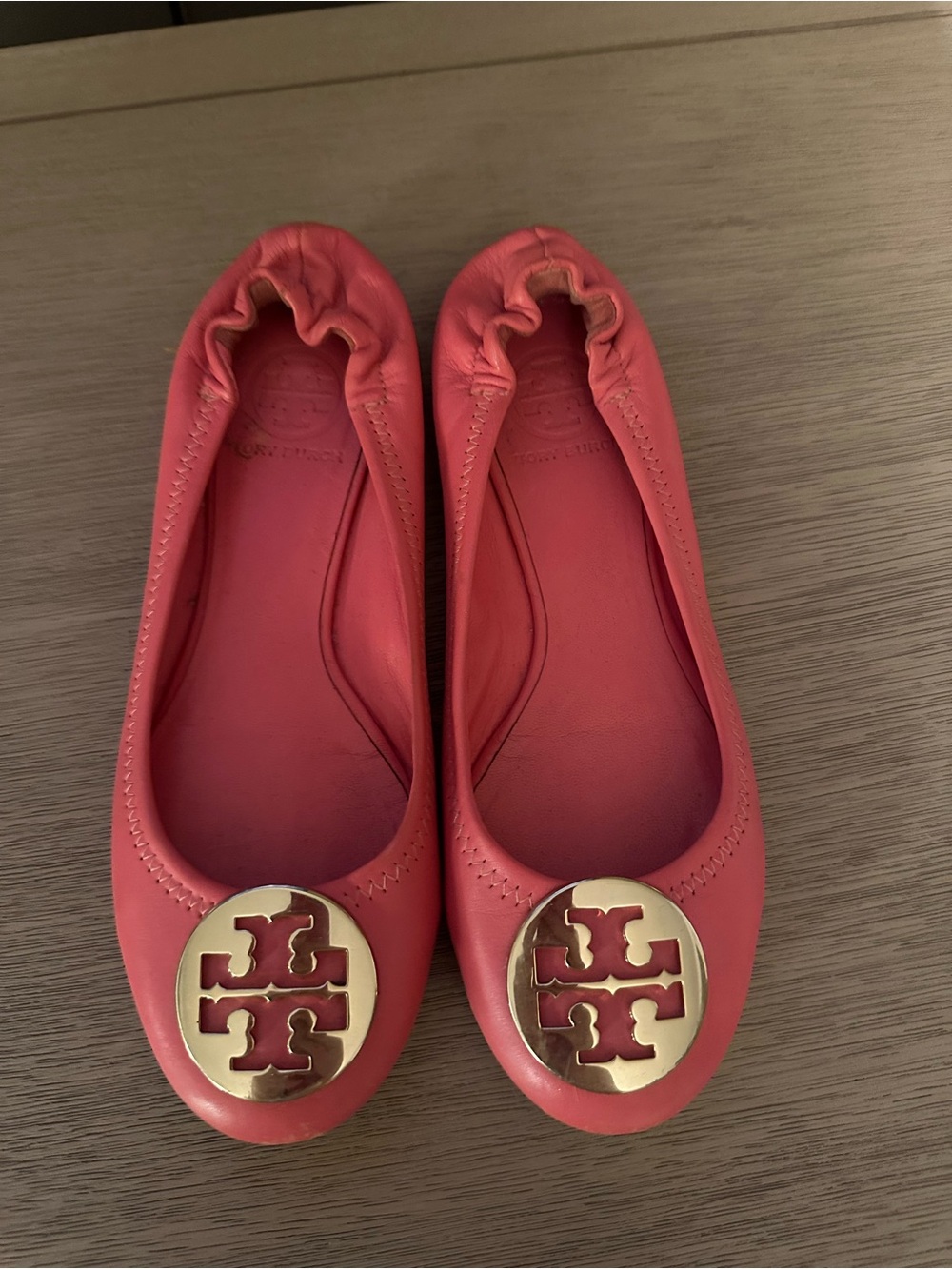 Tory Burch Coral Pink Logo Round-Toe Ballet Flats